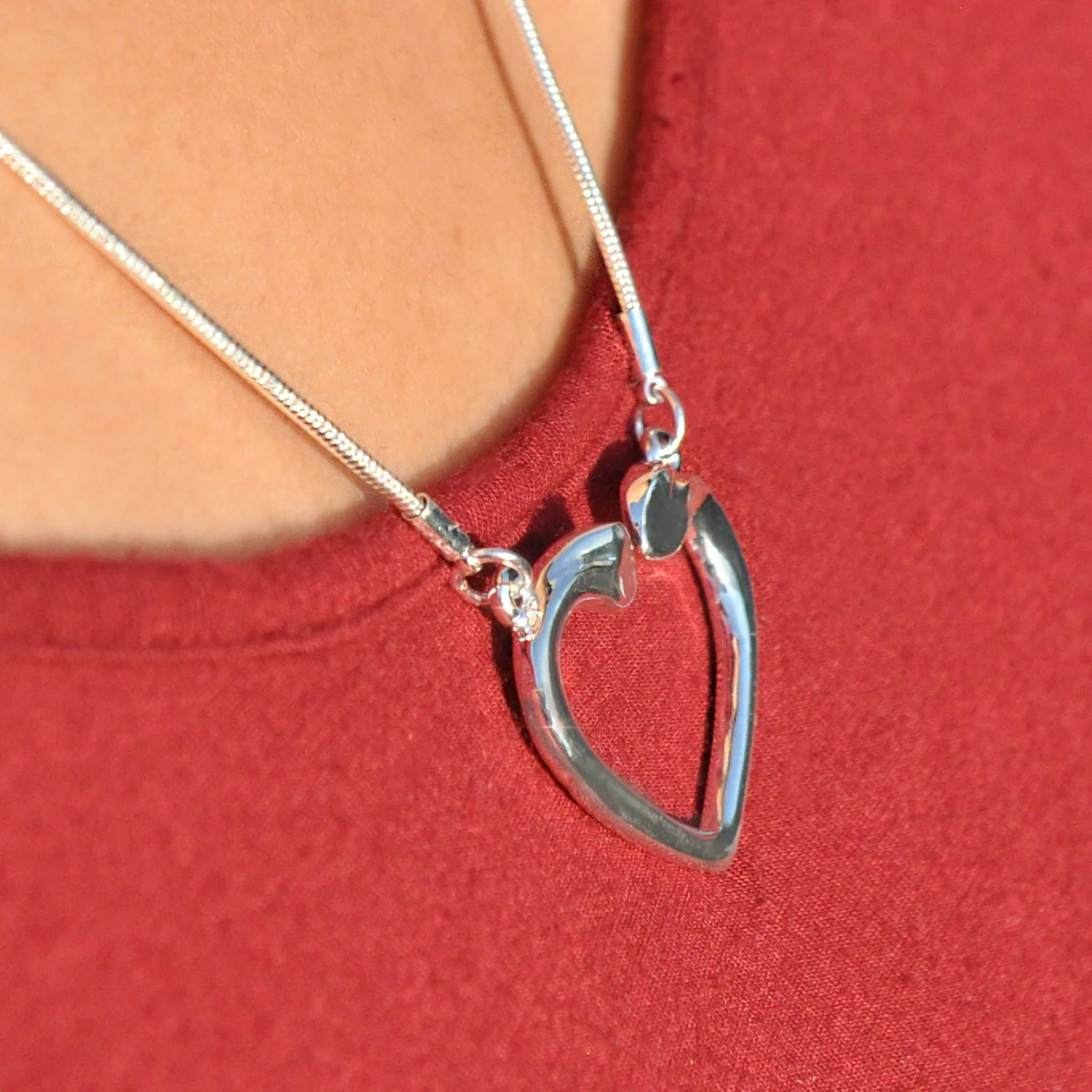 Alma Silver Heart Necklace - Image 3
