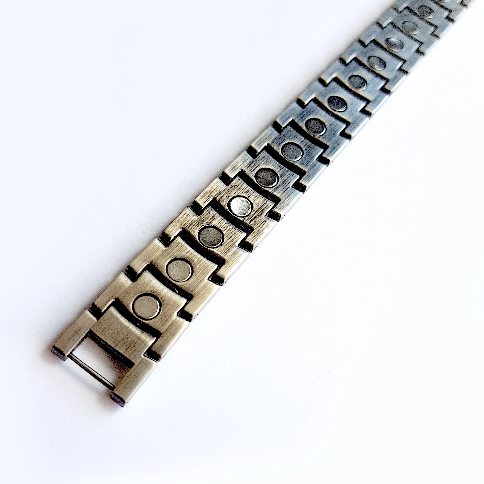 Bronn Magnetic Link Bracelet | ALPHA™ mens - Image 3
