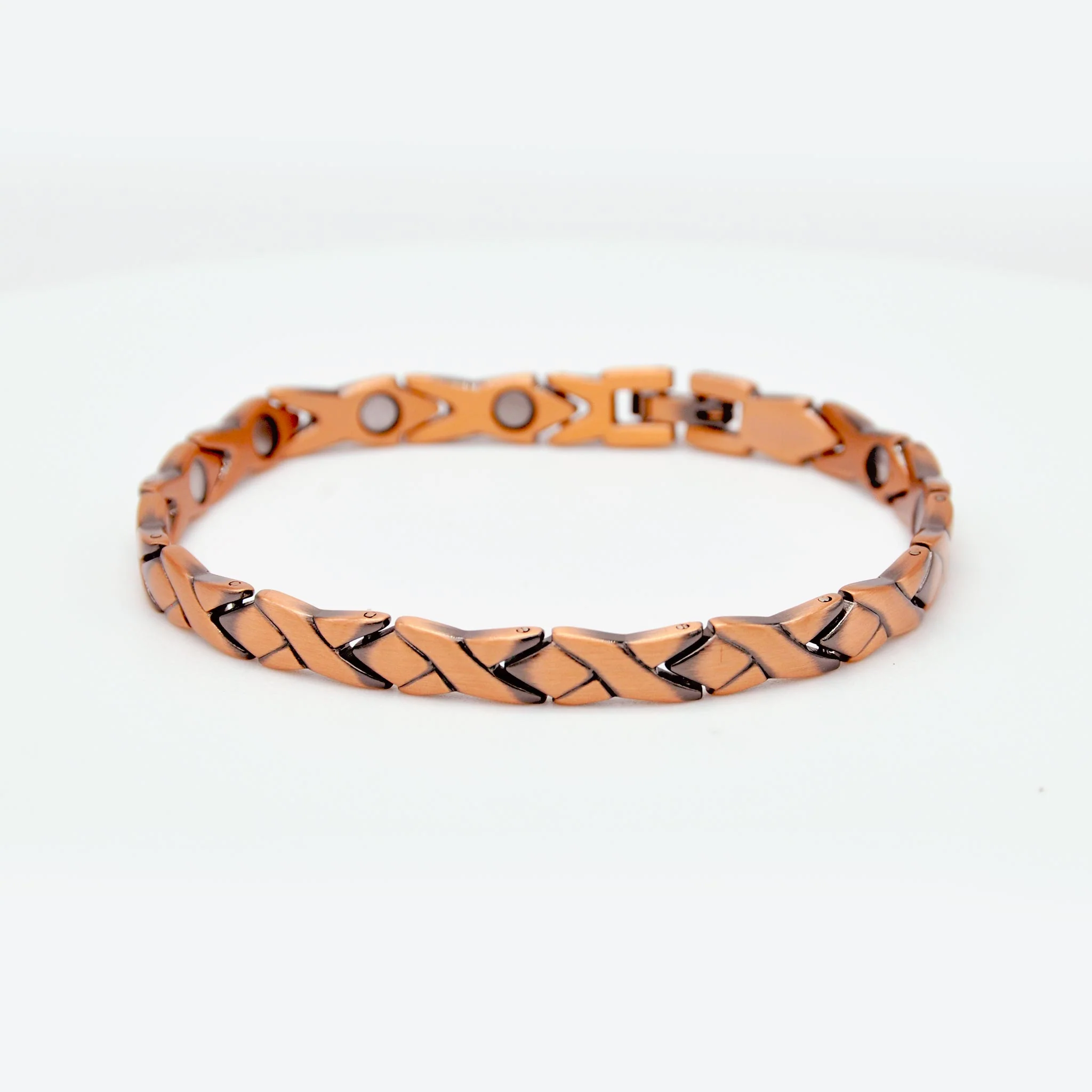 Chloe copper magnetic bracelet - Image 5