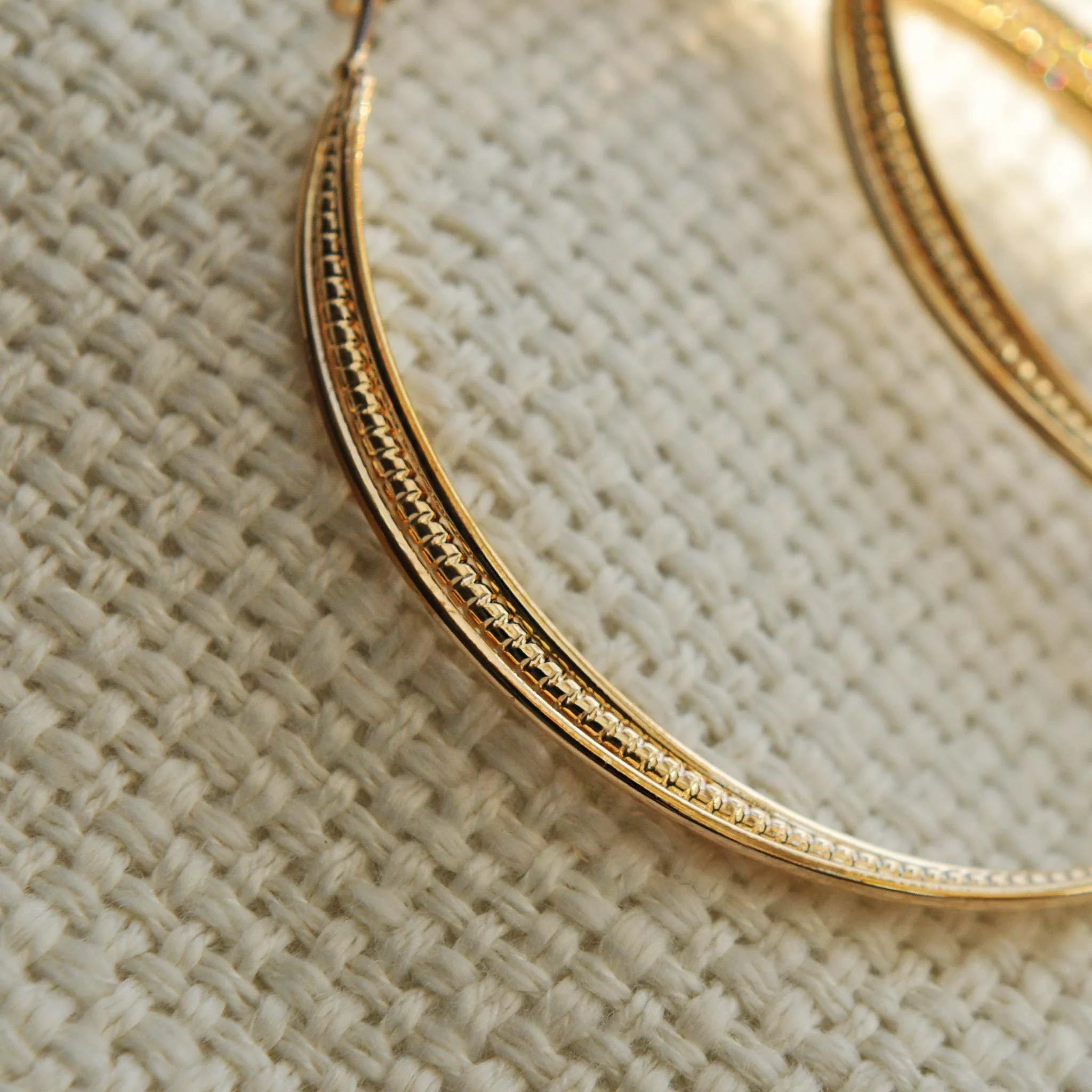 Mariah gold effect ribbed hoops - Image 3