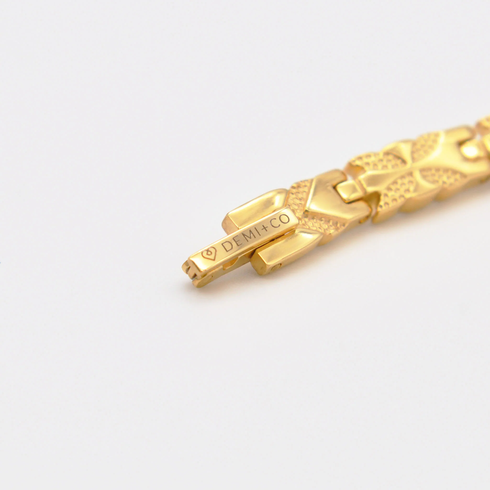 Phoenix gold magnetic bracelet - Image 6