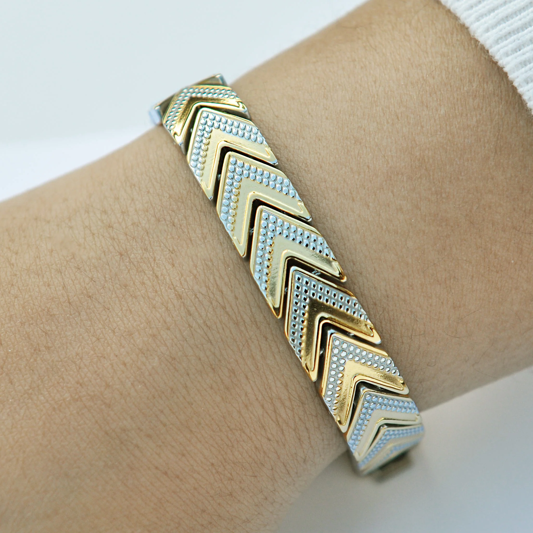 Adriana magnetic bracelet