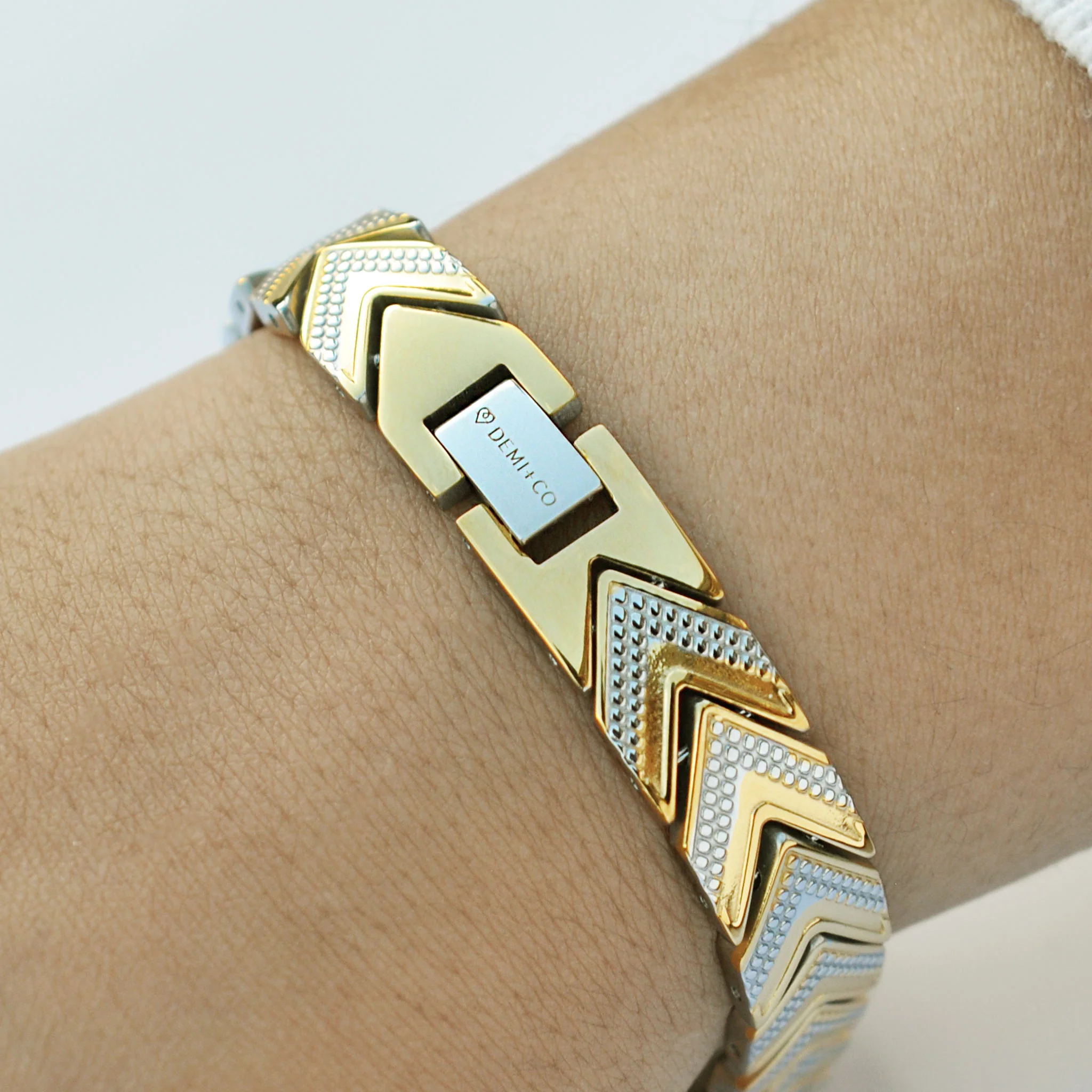 Adriana magnetic bracelet - Image 2