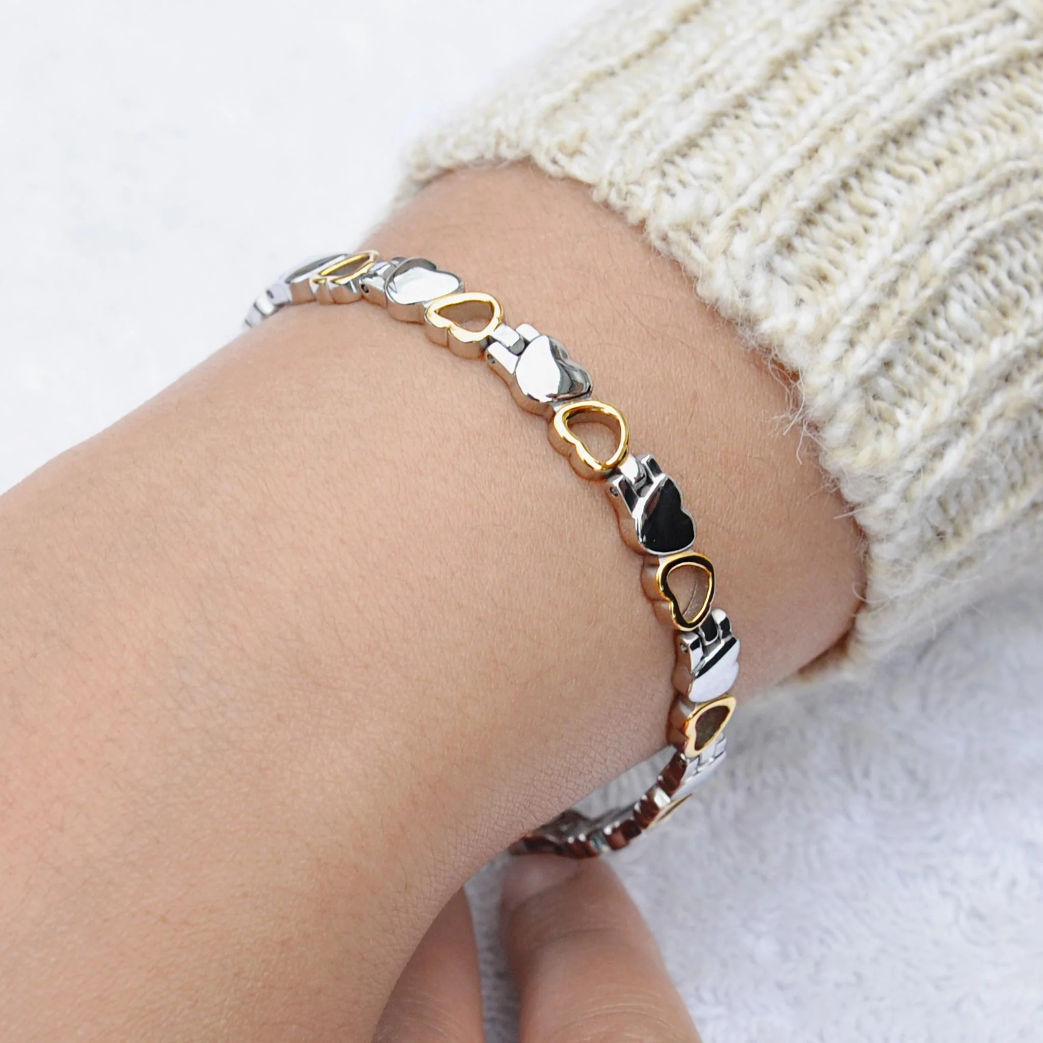 Eve heart silver and gold magnetic bracelet - Image 4