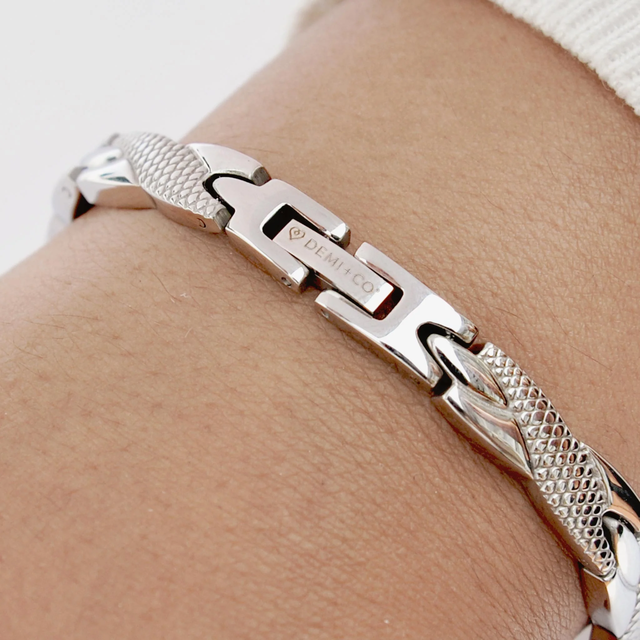 Alana magnetic bracelet - Image 2
