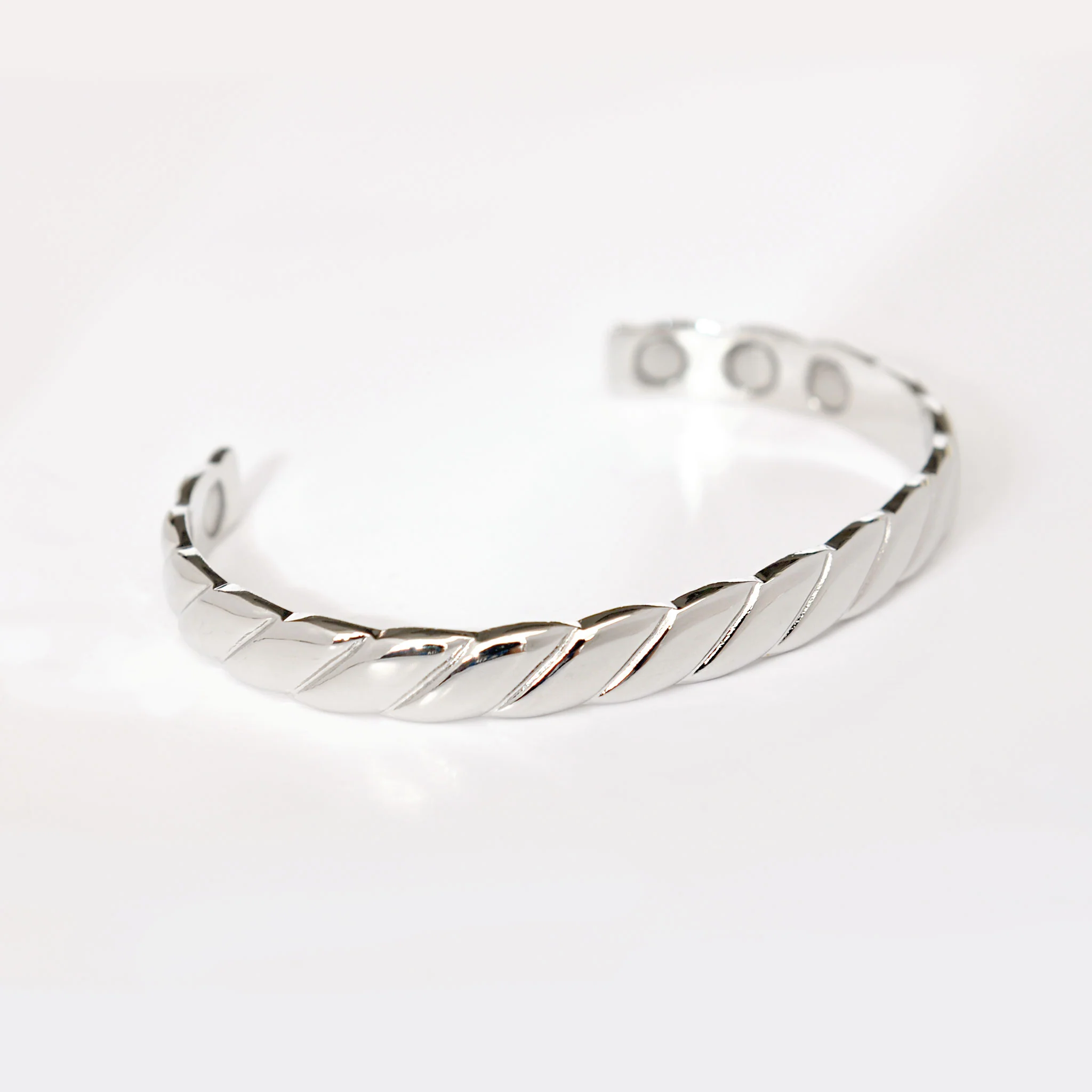 Elodie magnetic bracelet - Image 3