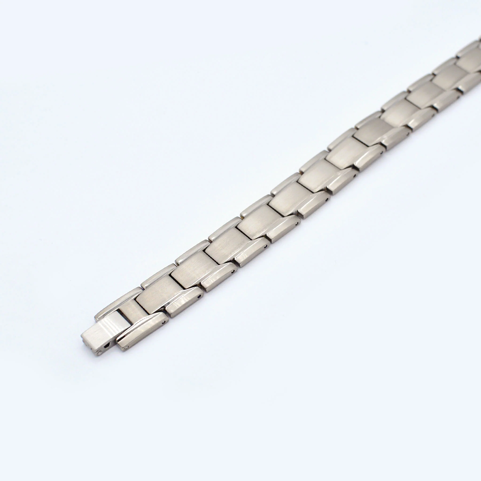 Caleb titanium magnetic bracelet - Image 4