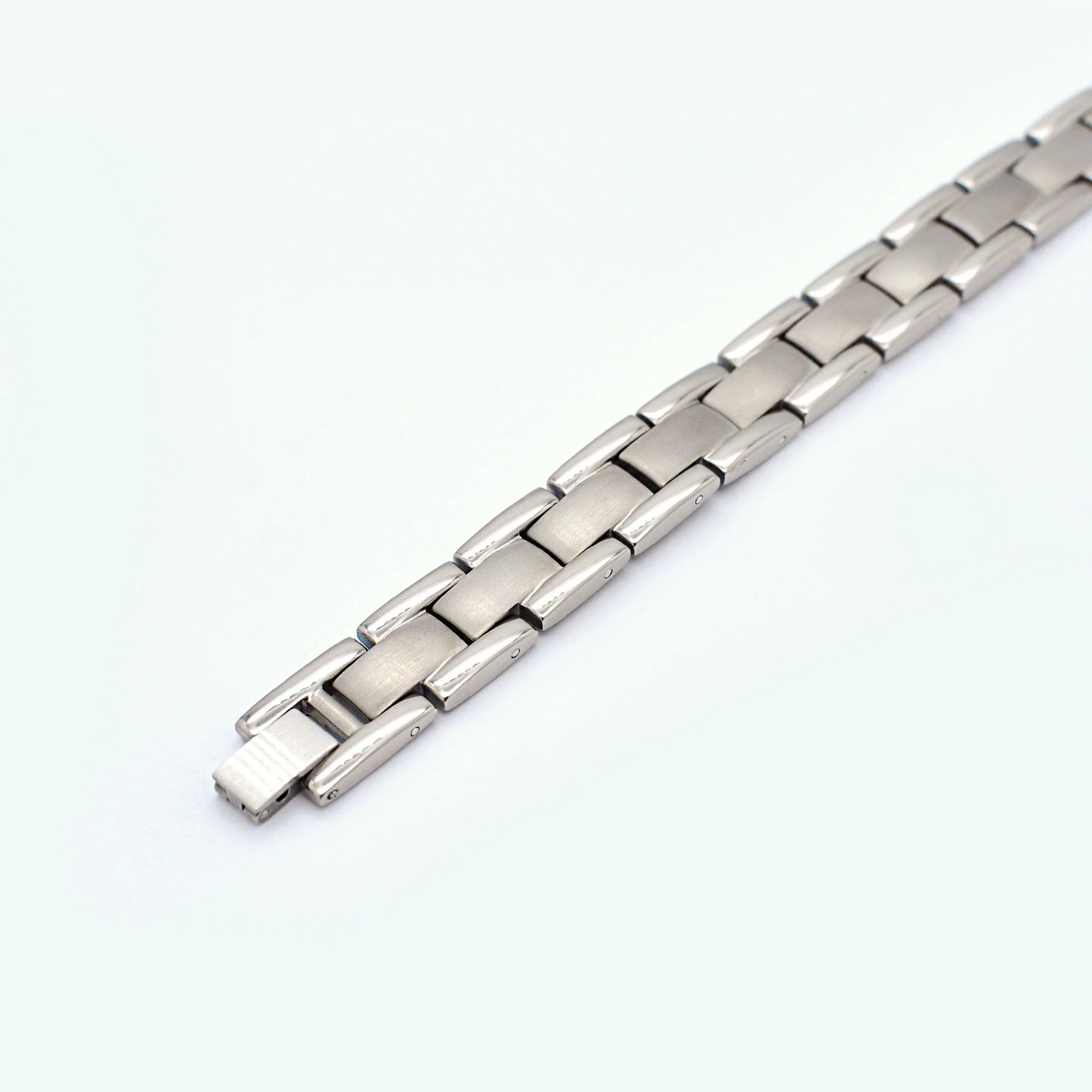 Leo titanium magnetic bracelet - Image 6