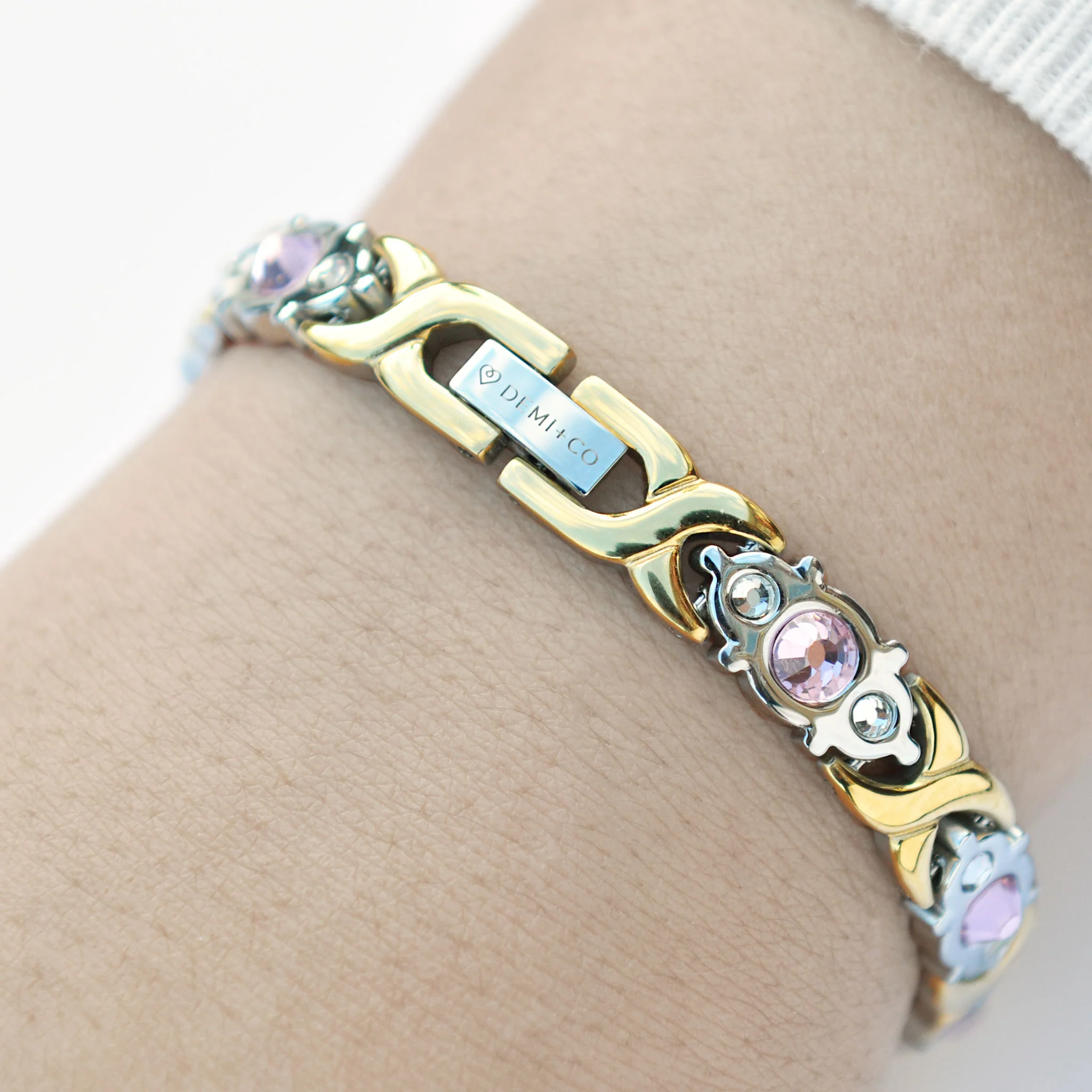 Amara silver magnetic bracelet - Image 3