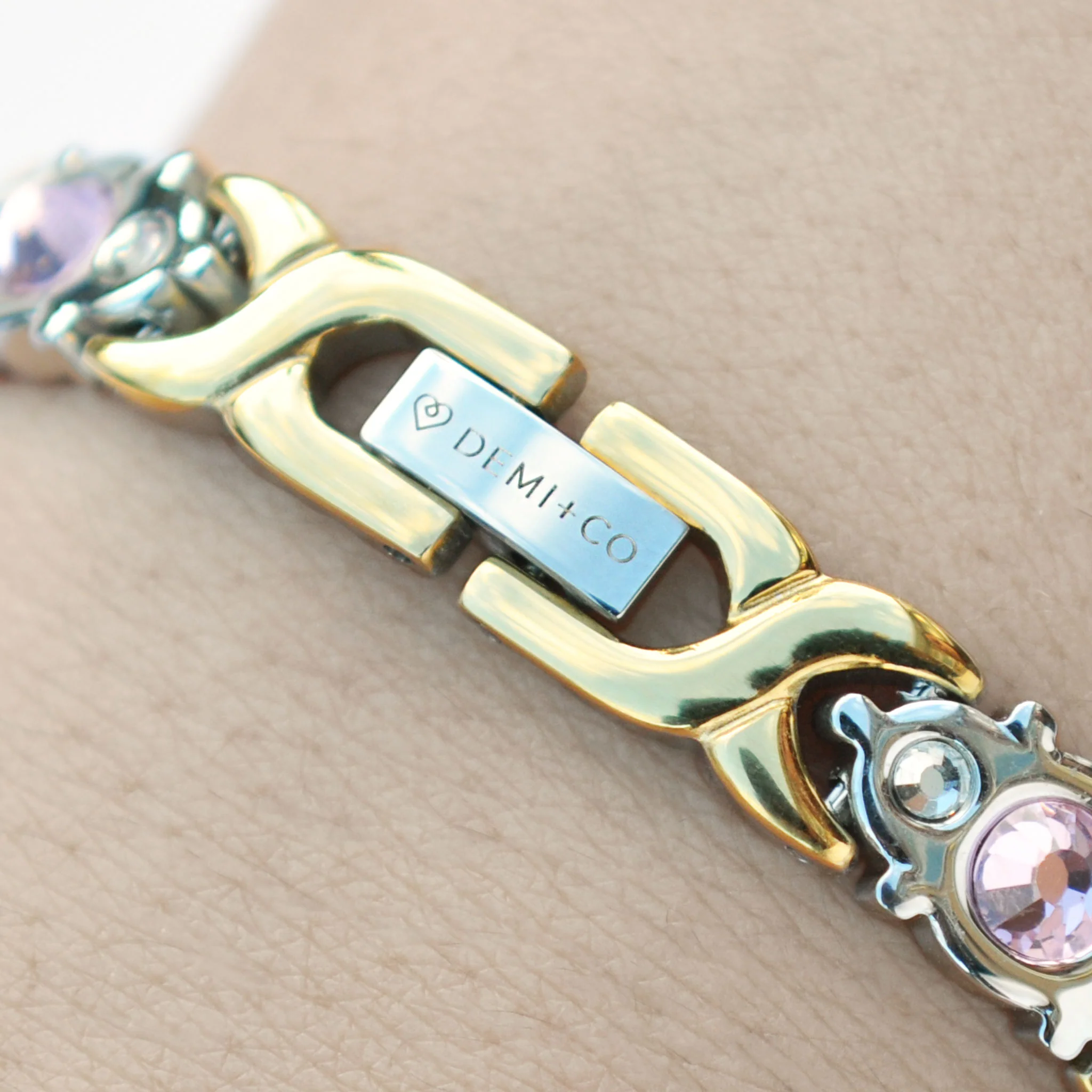 Amara silver magnetic bracelet - Image 5
