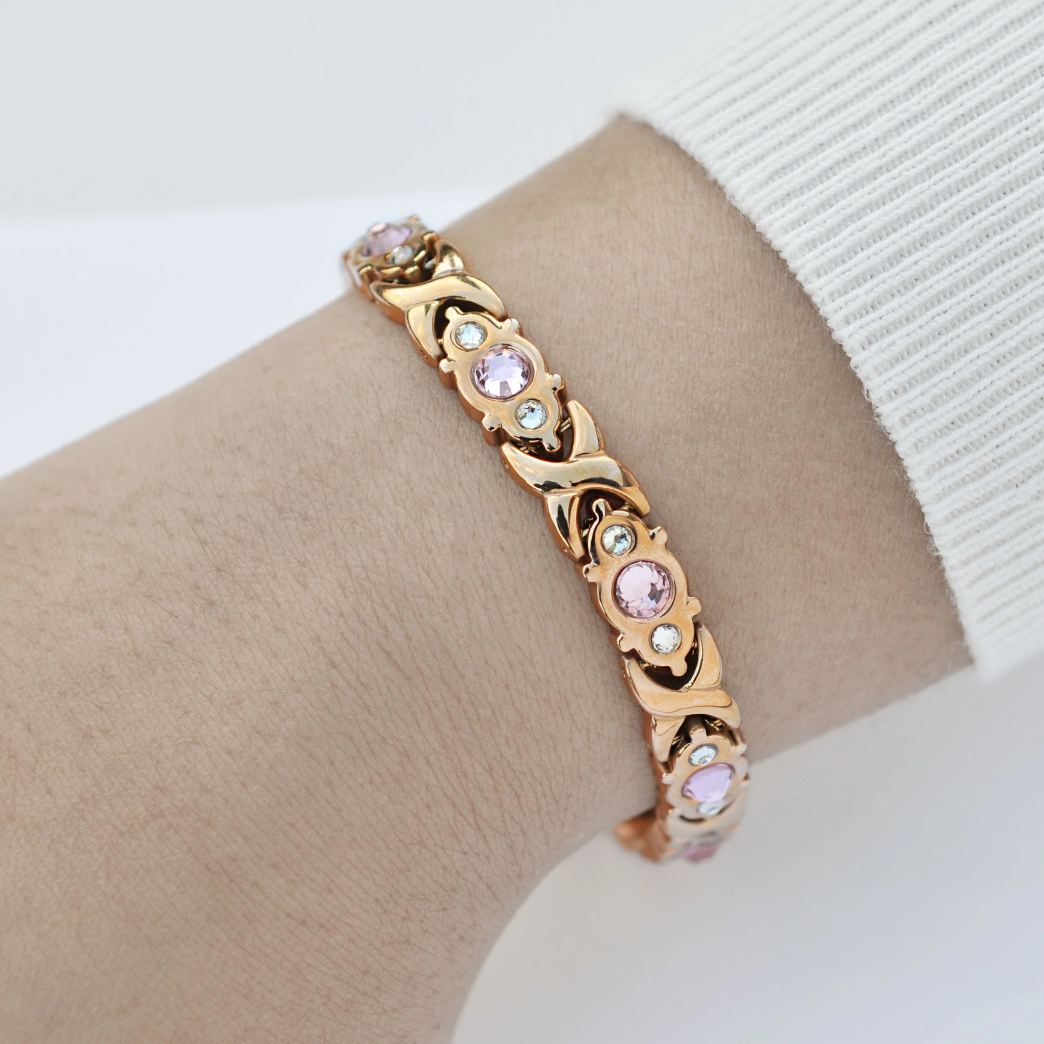 Amara rose magnetic bracelet - Image 5