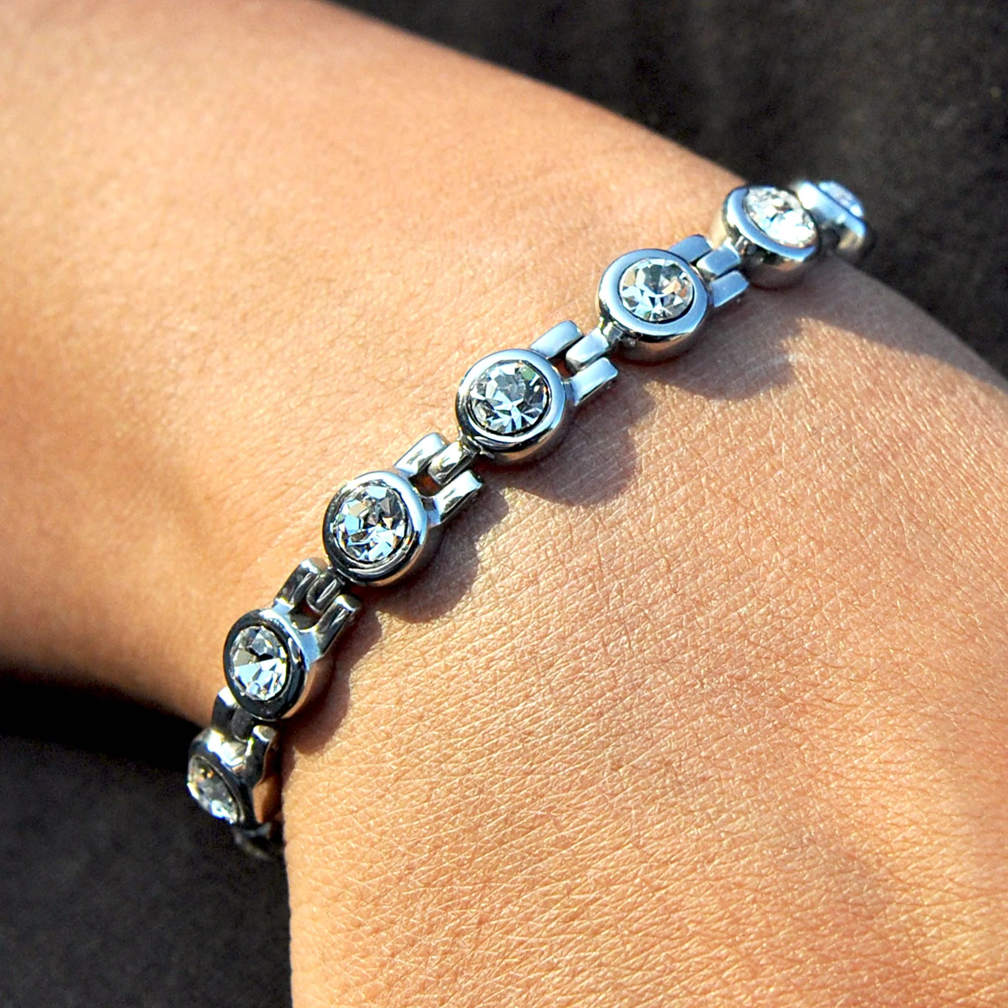 Molly silver magnetic bracelet - Image 2