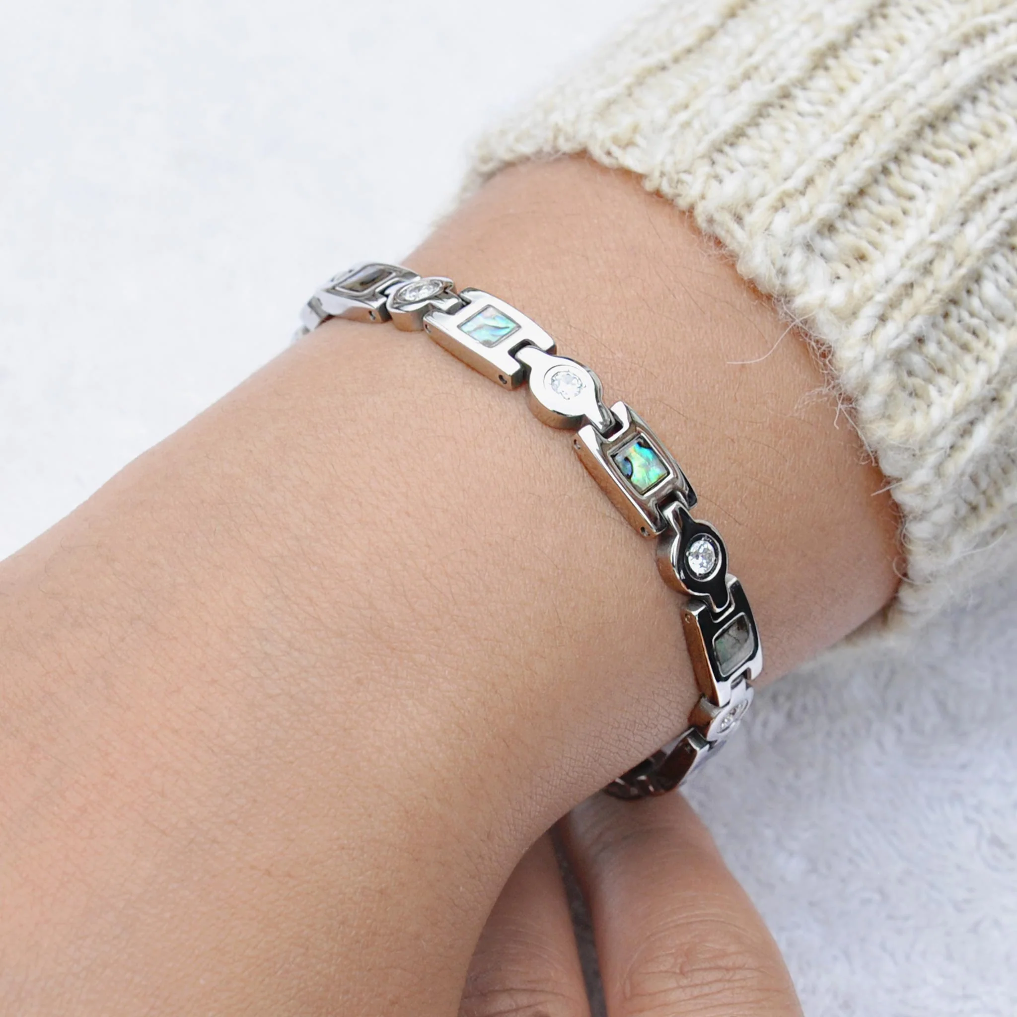 Pearl silver magnetic bracelet - Image 4